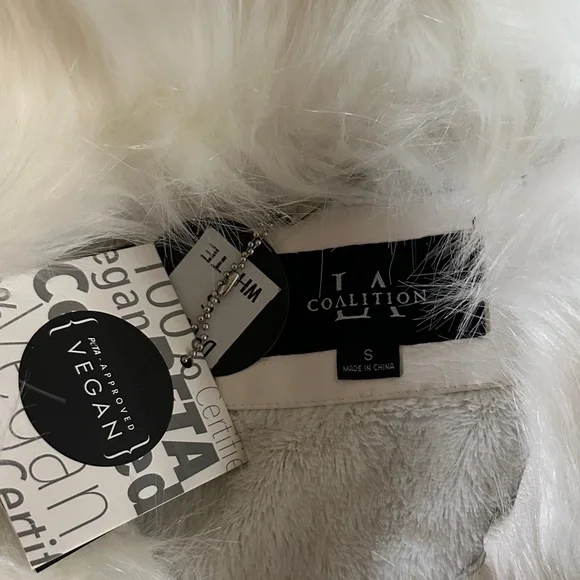 Women's White Faux Fur Collar Jacket - Picture 2 of 6